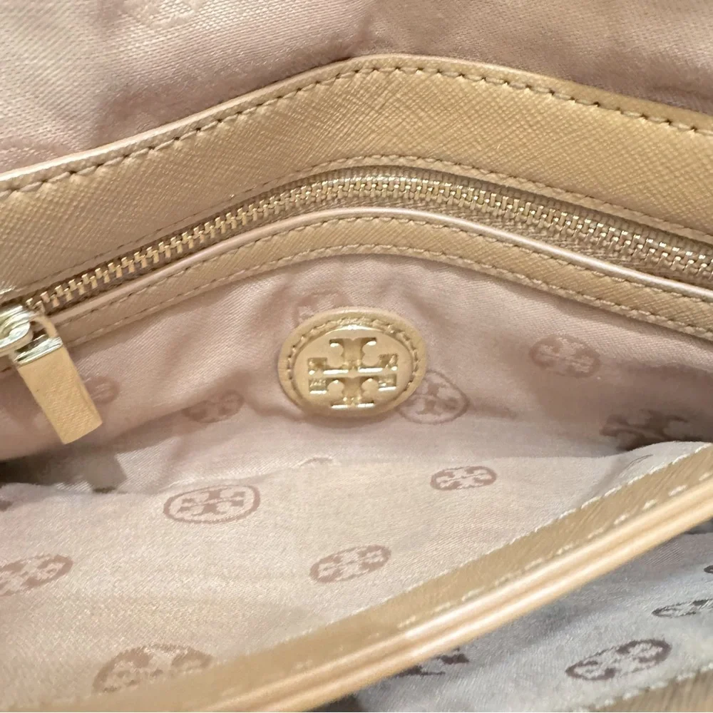 Tory Burch Sand Adalyn Clutch/Shoulder Bag in Patent Saffiano Leather Gold Chain